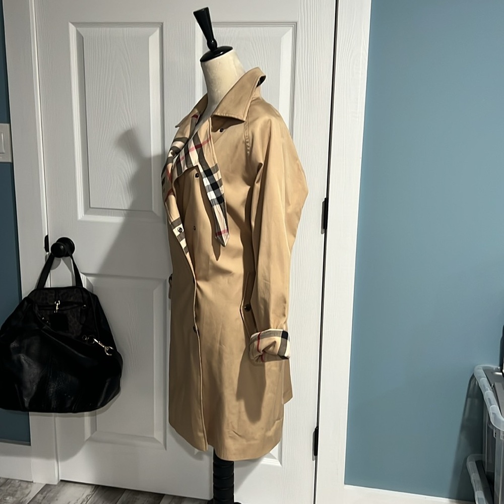 GORGEOUS! Burberry classic coat. NWT. You will have this forever, so timeless! - Picture 2 of 8